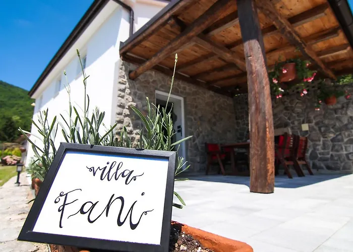 Casa de Férias 'villa Fani' With Jacuzzi Veprinac