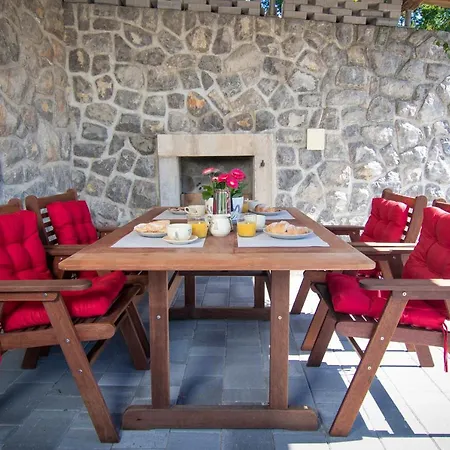 'villa Fani' With Jacuzzi Сasa de vacaciones Veprinac