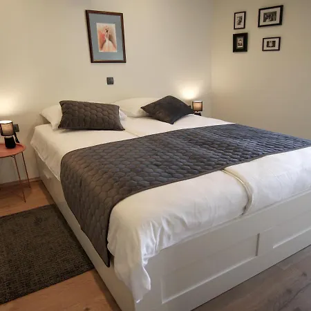 'villa Fani' With Jacuzzi Сasa de vacaciones