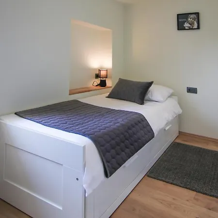 'villa Fani' With Jacuzzi Сasa de vacaciones *